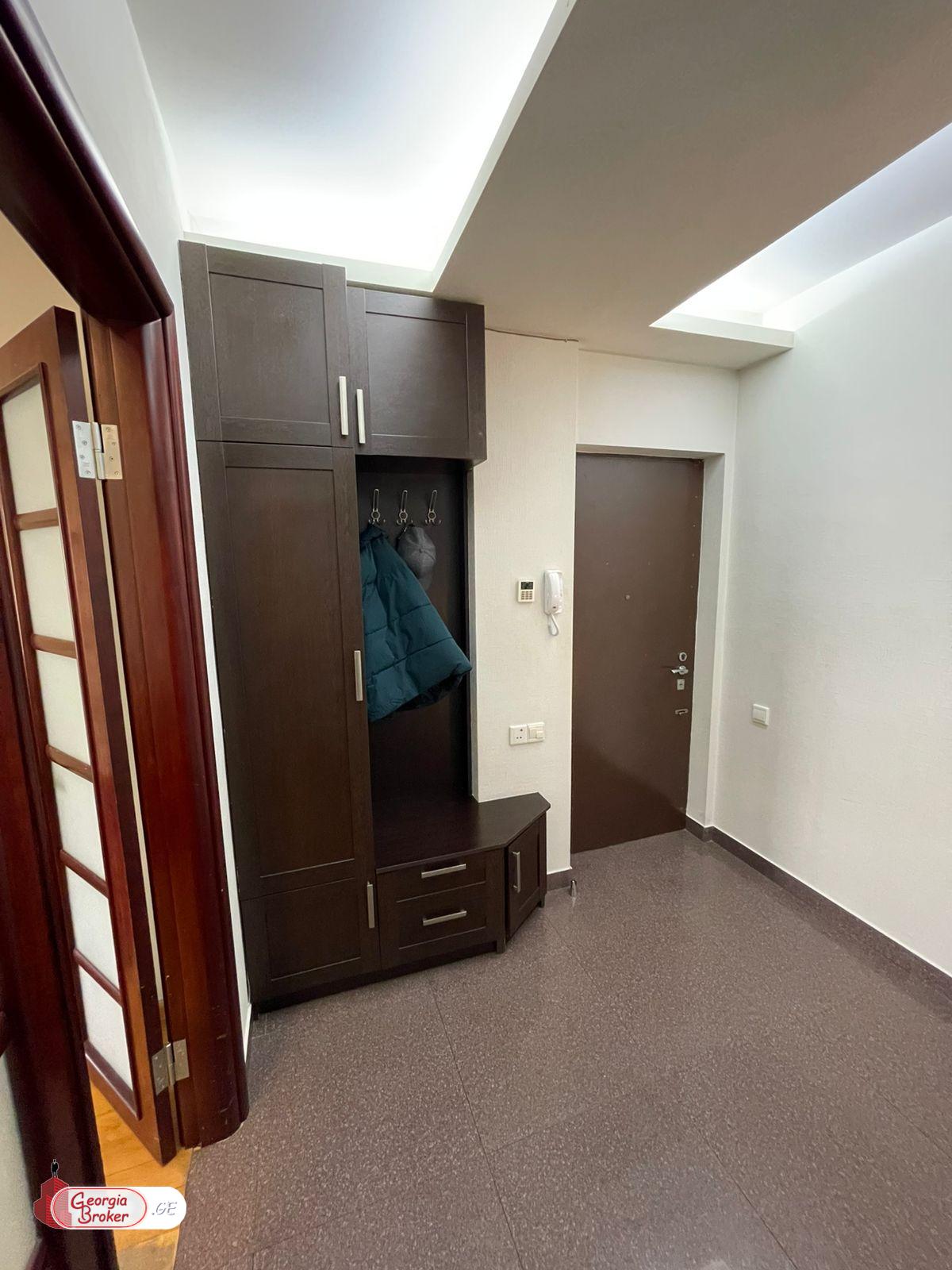 nearly repaired 3-room apartment for sale